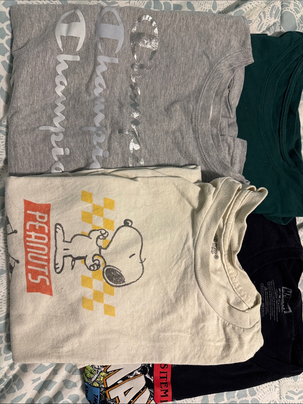 BUNDLE OF 4 Tees, Champion, Peanuts, Spiderman, Green Tees